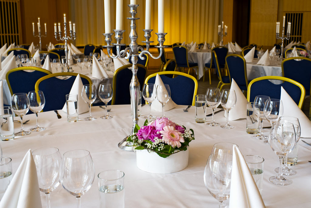 Copyright: Jimmy Eriksson, Kocksgatan 17K, 116 24 Stockholm, +46 703 73 44 29, info@jimmyeriksson.se Scandic Infra City, ballroom
